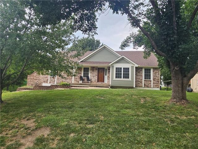 6440 Greenwood Street, Shawnee, KS 66216