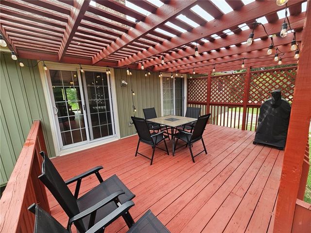 6440 Greenwood Street, Shawnee, KS 66216