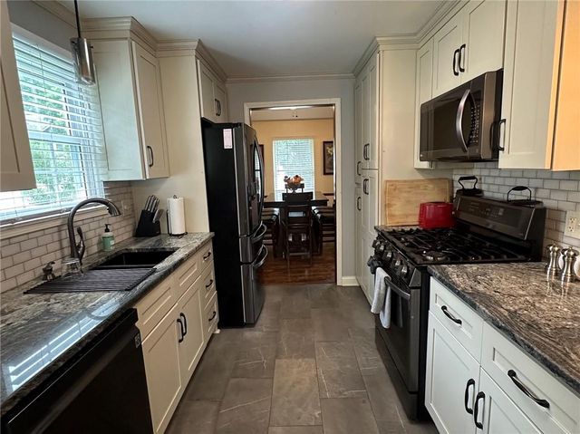 6440 Greenwood Street, Shawnee, KS 66216