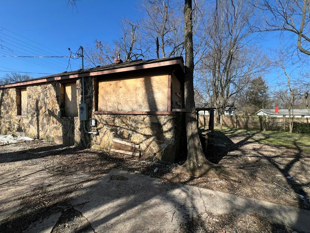 2545 E Cherry Street, Springfield, MO 65802