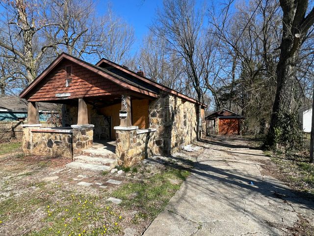 2545 E Cherry Street, Springfield, MO 65802