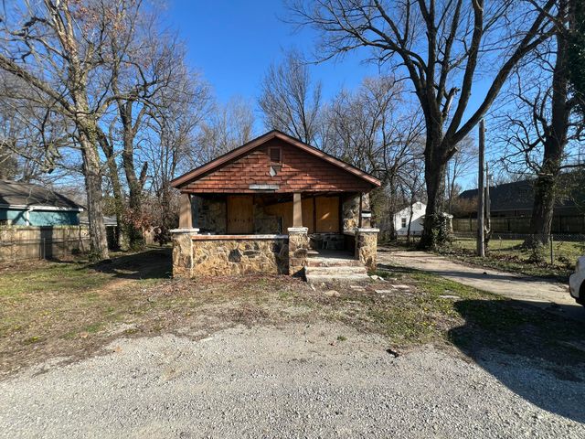 2545 E Cherry Street, Springfield, MO 65802