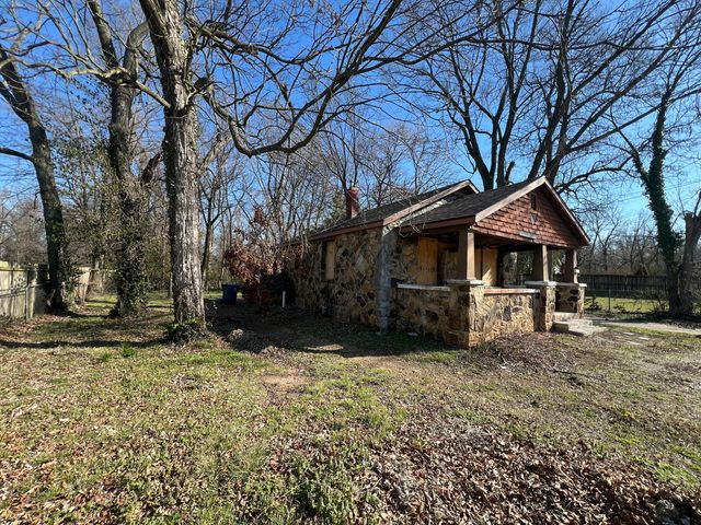 2545 E Cherry Street, Springfield, MO 65802