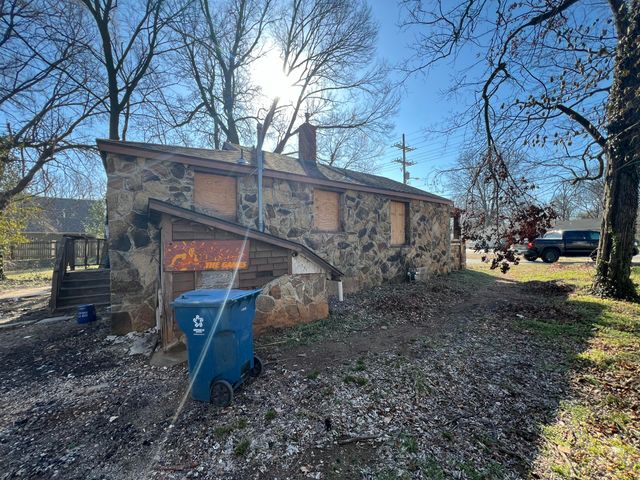 2545 E Cherry Street, Springfield, MO 65802