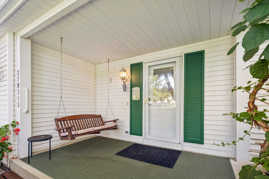 27W215 Oakwood Street, Winfield, IL 60190 — photo 5