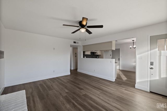 6104 Cumin Lane, Bakersfield, CA 93309