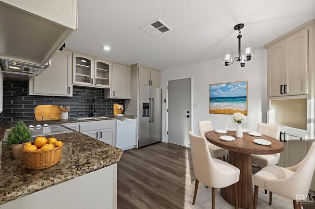 6104 Cumin Lane, Bakersfield, CA 93309