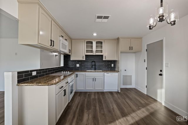 6104 Cumin Lane, Bakersfield, CA 93309