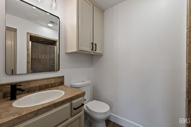 6104 Cumin Lane, Bakersfield, CA 93309