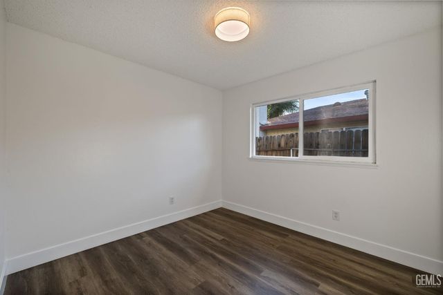 6104 Cumin Lane, Bakersfield, CA 93309