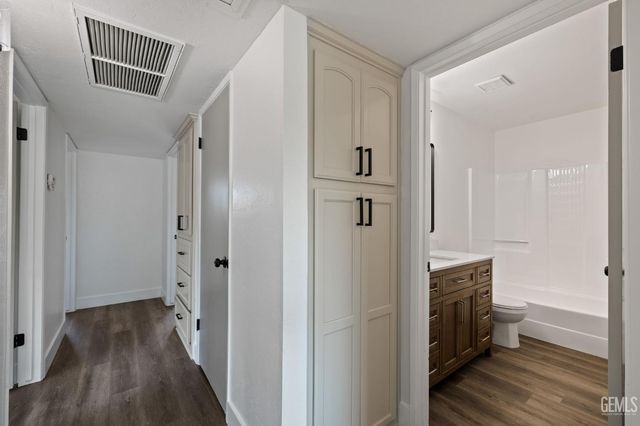 6104 Cumin Lane, Bakersfield, CA 93309