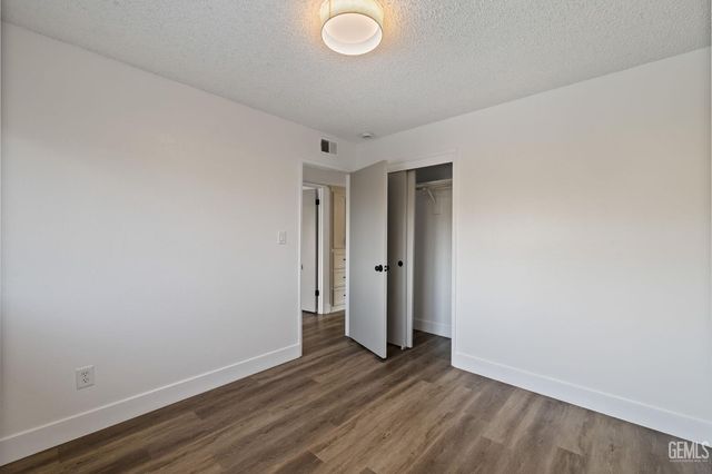 6104 Cumin Lane, Bakersfield, CA 93309