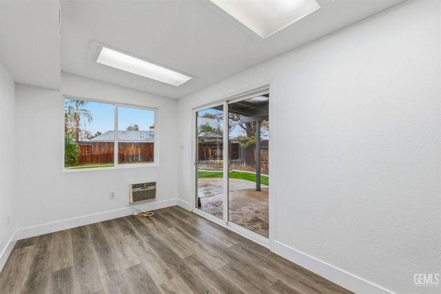 6104 Cumin Lane, Bakersfield, CA 93309