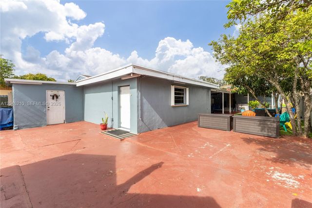 2818 SW 2nd Street, Miami, FL 33135
