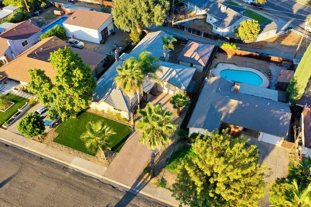 300 S 7th St, Patterson, CA 95363