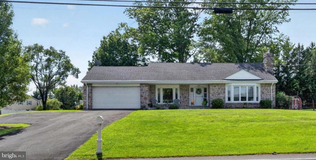 1532 SWAMP PIKE, GILBERTSVILLE, PA 19525 — photo 2