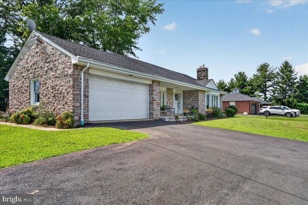 1532 SWAMP PIKE, GILBERTSVILLE, PA 19525 — photo 4