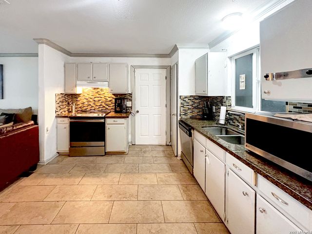 4203 AVENIDA PRIMA ST, San Antonio, TX 78233