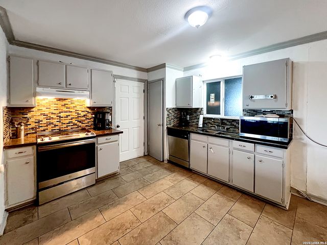 4203 AVENIDA PRIMA ST, San Antonio, TX 78233