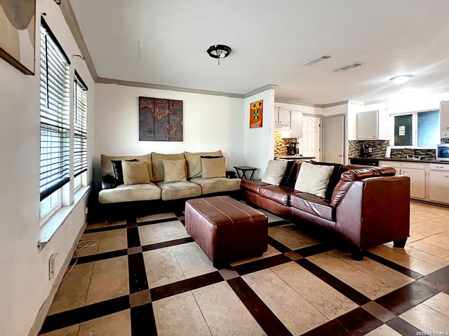4203 AVENIDA PRIMA ST, San Antonio, TX 78233