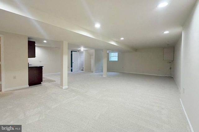 100 JAMES DR SW, Vienna, VA 22180