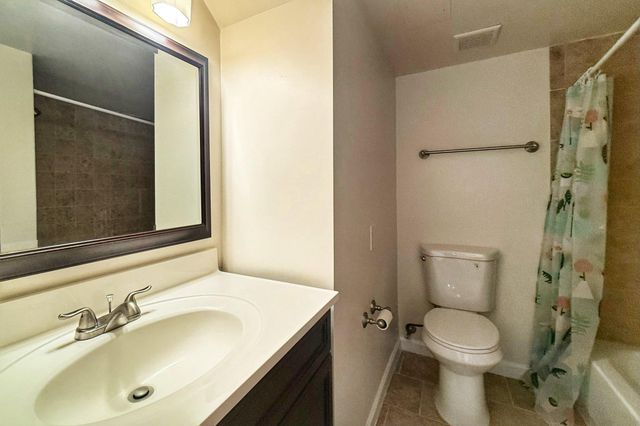 100 JAMES DR SW, Vienna, VA 22180