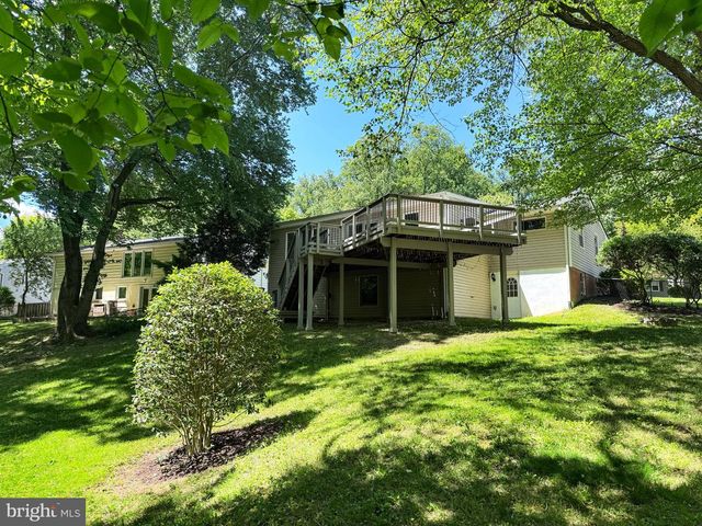100 JAMES DR SW, Vienna, VA 22180