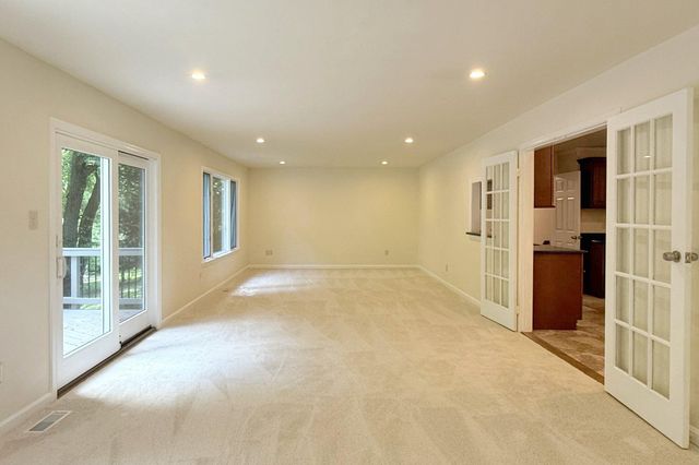 100 JAMES DR SW, Vienna, VA 22180