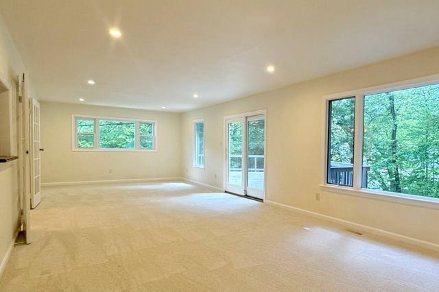 100 JAMES DR SW, Vienna, VA 22180