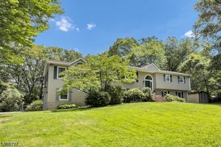 33 Reality Dr, Kinnelon Boro, NJ 07405