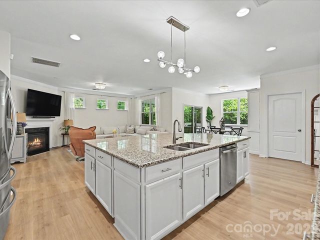 1104 Snowbird Lane, Waxhaw, NC 28173