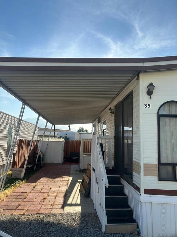 Image 13 of property listing at 69530 Dillon Road 35, Desert Hot Springs, CA 92241