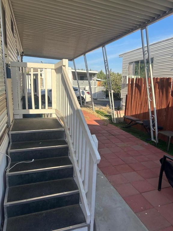 Image 7 of property listing at 69530 Dillon Road 35, Desert Hot Springs, CA 92241