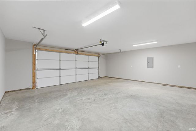 5758 E St Johns Avenue, Monticello, IN 47960