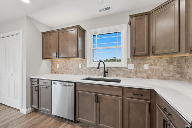 5758 E St Johns Avenue, Monticello, IN 47960