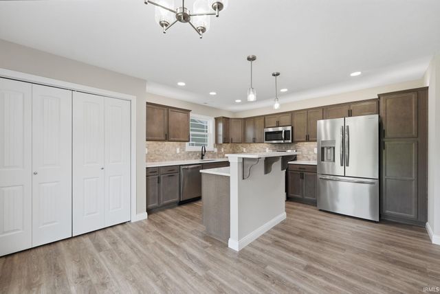 5758 E St Johns Avenue, Monticello, IN 47960