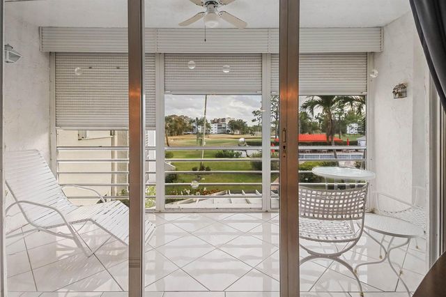 6850 10th Avenue N 206, Lake Worth, FL 33467