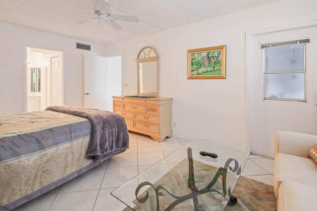 6850 10th Avenue N 206, Lake Worth, FL 33467