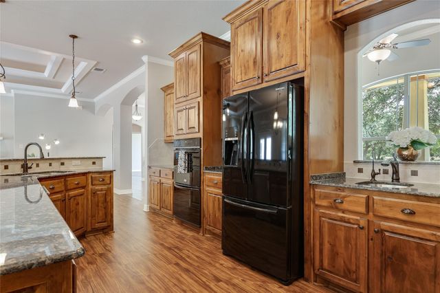 127 Palomino CV, Jarrell, TX 76537