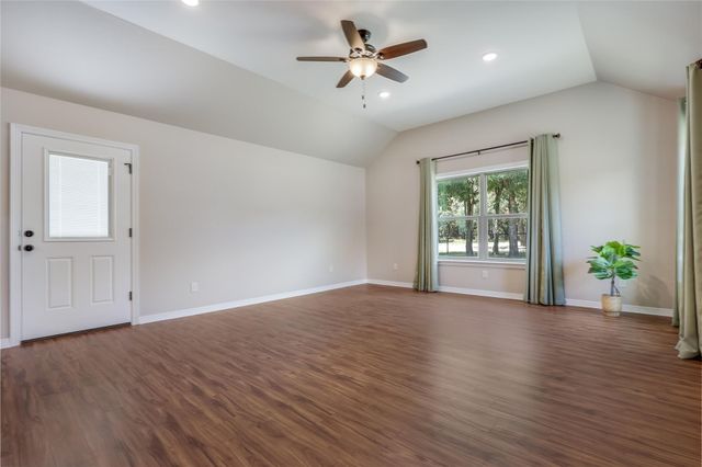 127 Palomino CV, Jarrell, TX 76537