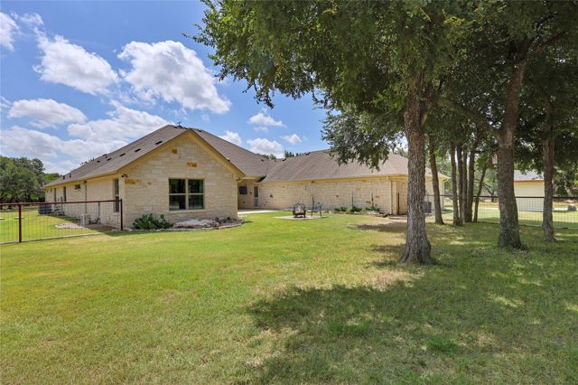 127 Palomino CV, Jarrell, TX 76537