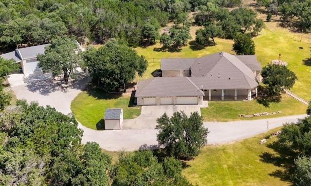 127 Palomino CV, Jarrell, TX 76537