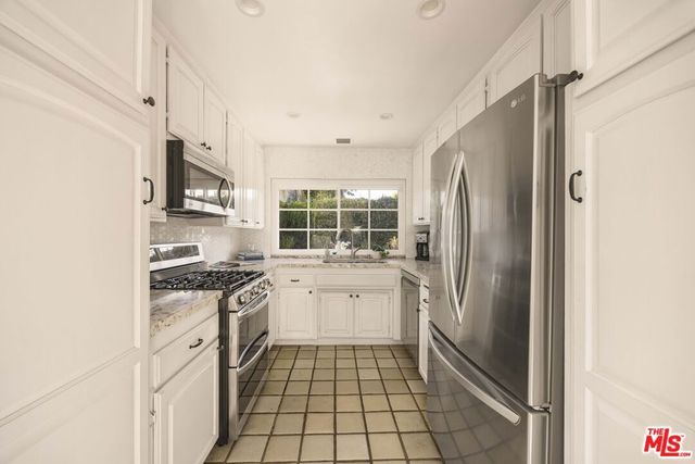 11139 Hortense Street, Los Angeles, CA 91602