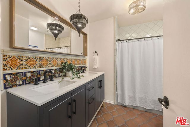 11139 Hortense Street, Los Angeles, CA 91602