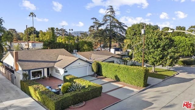 11139 Hortense Street, Los Angeles, CA 91602