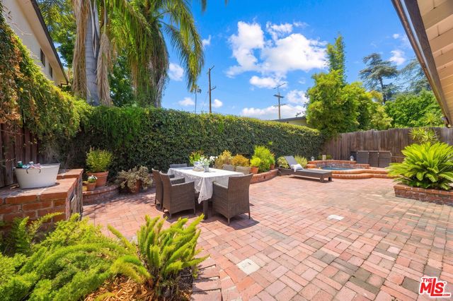 11139 Hortense Street, Los Angeles, CA 91602