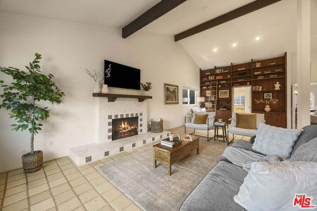 11139 Hortense Street, Los Angeles, CA 91602