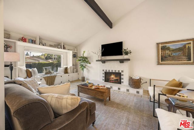 11139 Hortense Street, Los Angeles, CA 91602