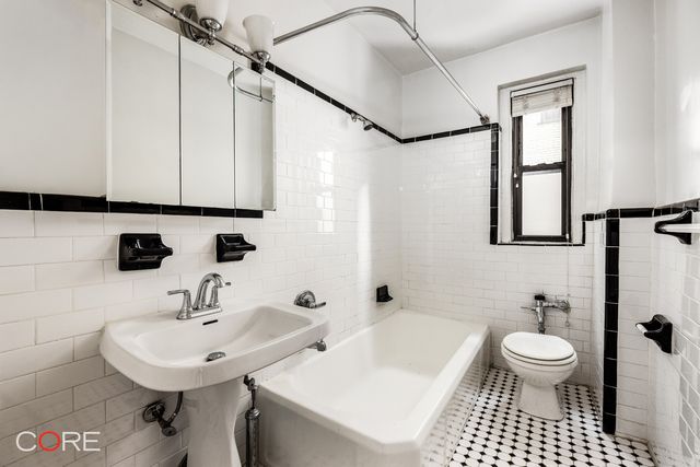 3536 76th St Apt 222, New York City, NY 11372