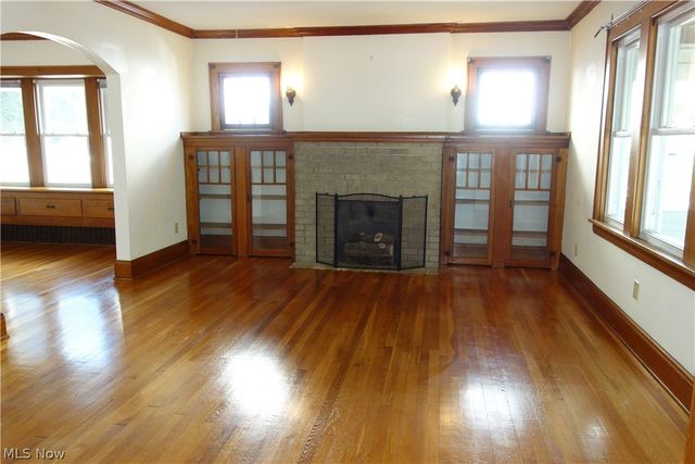 34 E Rosewood Avenue, Akron, OH 44301